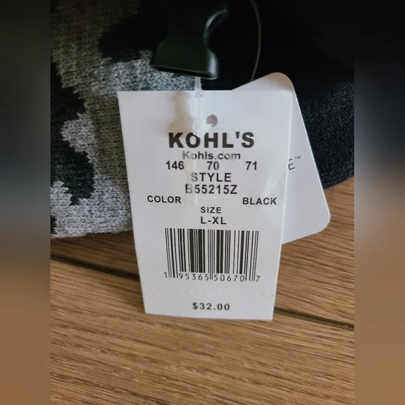 NWT! Zero Xposur hat & winter gloves set - Picture 7 of 8